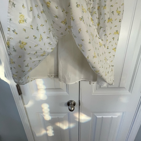 🆕 H&M Divided Summer White and Yellow Floral Dress Sz Large - Picture 5 of 7